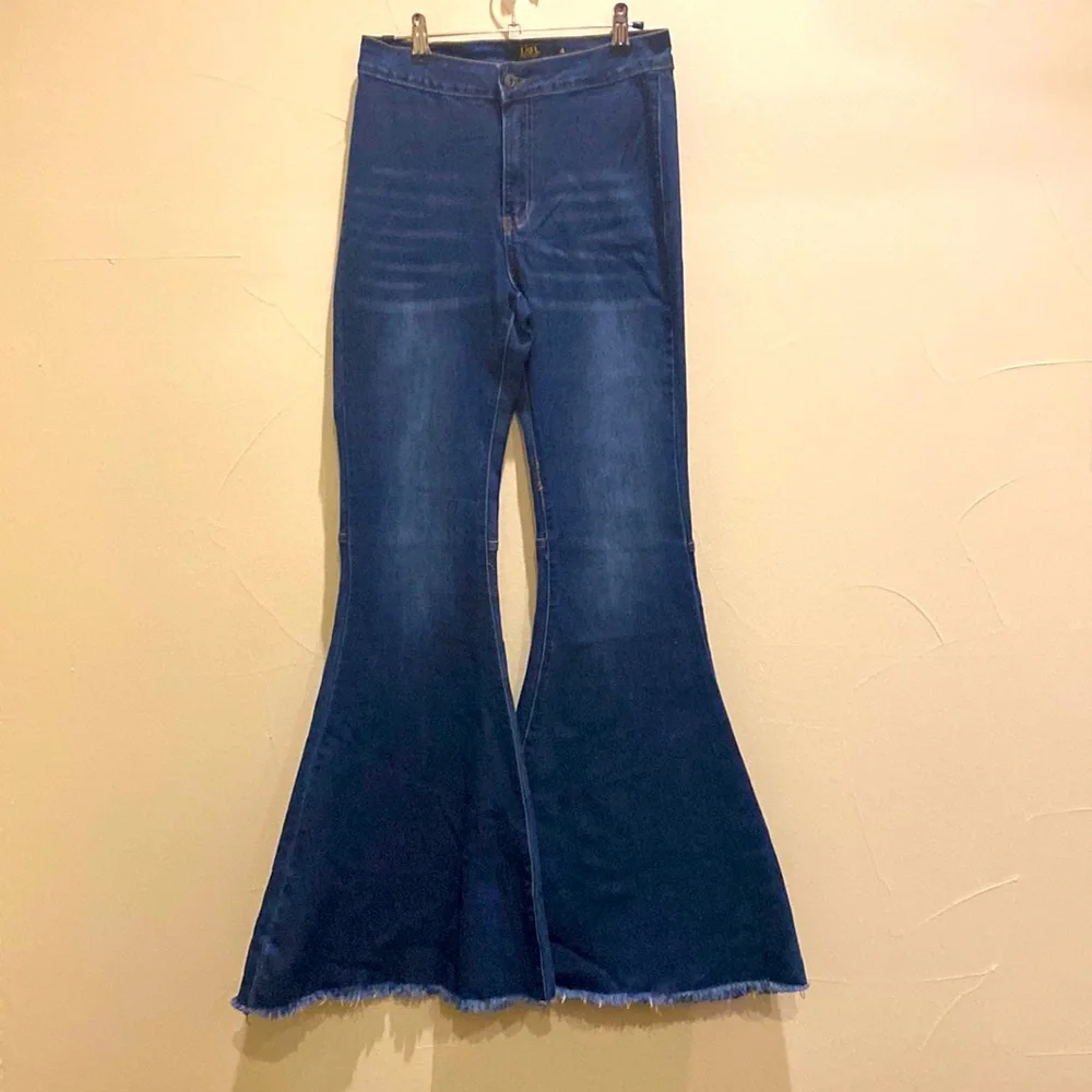NWOT Lucky & Blessed Flare Jeans size 4 - Picture 1 of 6